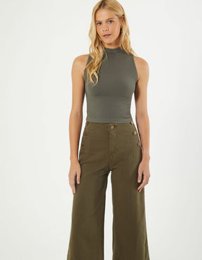 Calça Pantacourt Sarja Botões - Verde Oliva