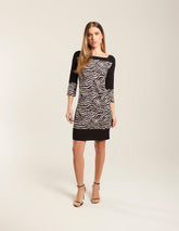 Vestido Curto Estampado Zebra Petit - Preto